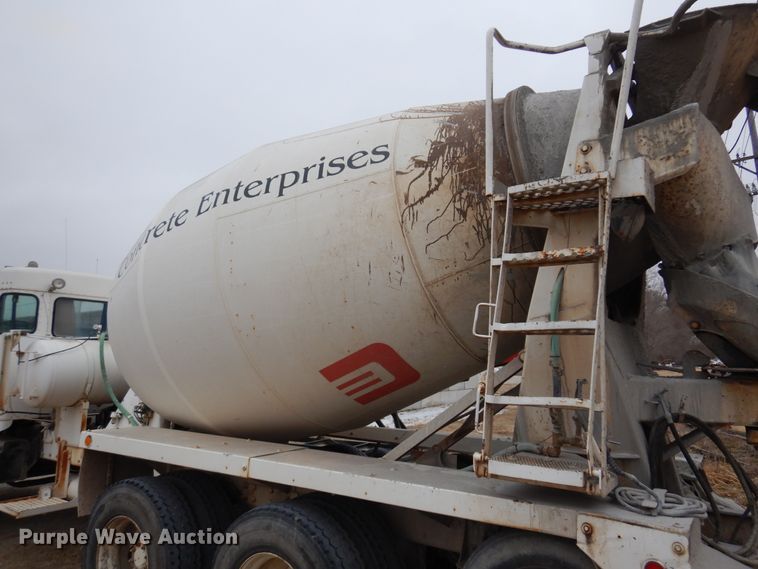 image for item DK4353 2003 Kenworth T800  ready mix truck