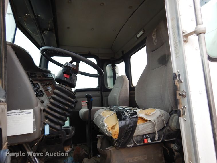 image for item DK4353 2003 Kenworth T800  ready mix truck