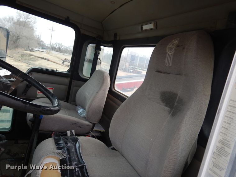 image for item DK4353 2003 Kenworth T800  ready mix truck