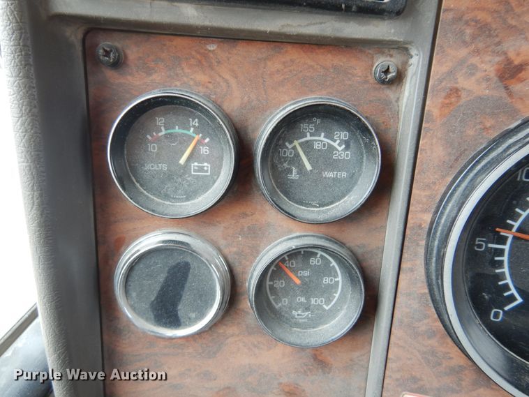 image for item DK4353 2003 Kenworth T800  ready mix truck