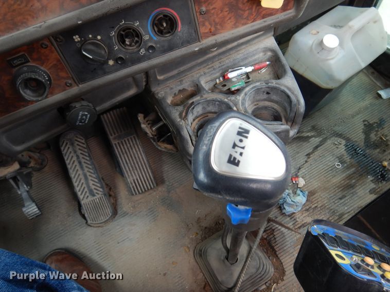 image for item DK4353 2003 Kenworth T800  ready mix truck