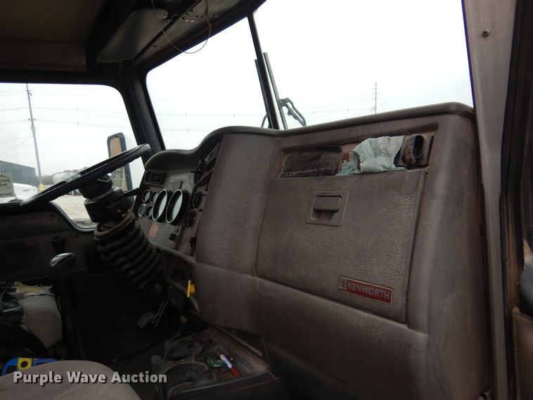 image for item DK4353 2003 Kenworth T800  ready mix truck