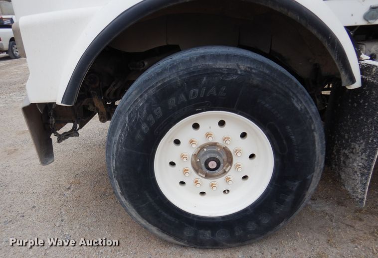 image for item DK4353 2003 Kenworth T800  ready mix truck