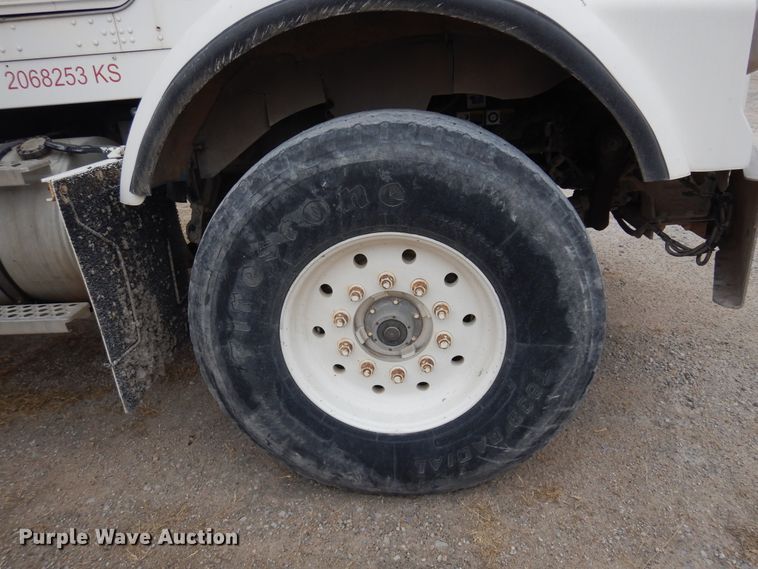 image for item DK4353 2003 Kenworth T800  ready mix truck