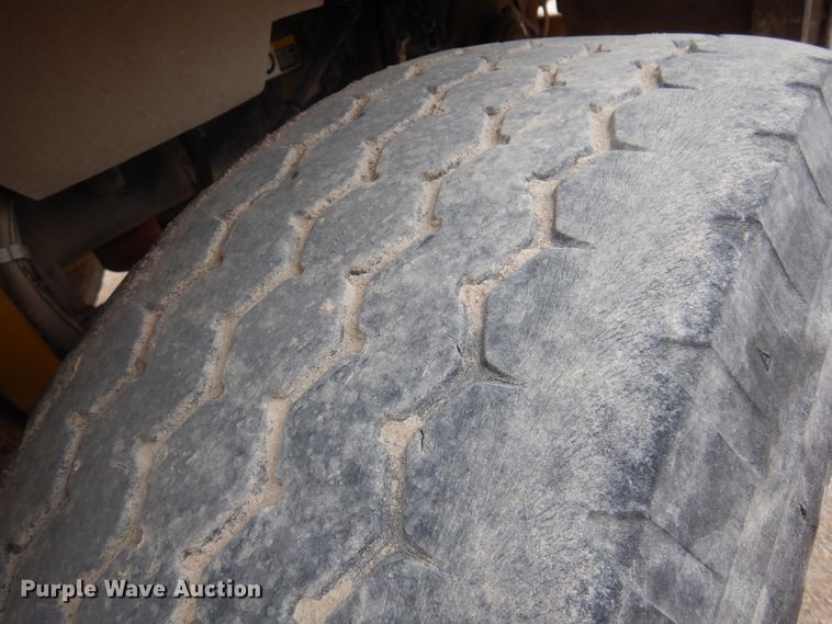 image for item DK4353 2003 Kenworth T800  ready mix truck