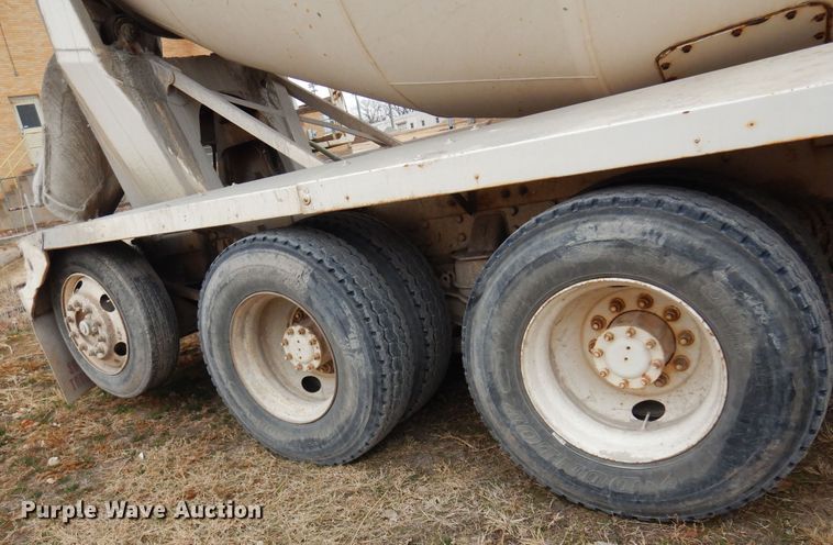 image for item DK4353 2003 Kenworth T800  ready mix truck