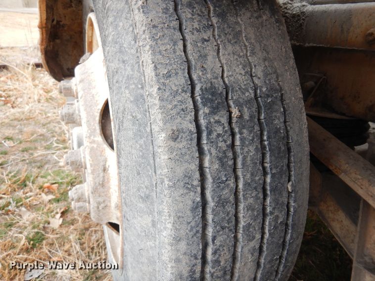 image for item DK4353 2003 Kenworth T800  ready mix truck