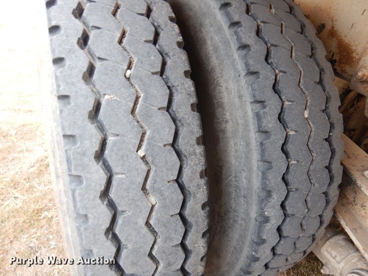 image for item DK4353 2003 Kenworth T800  ready mix truck