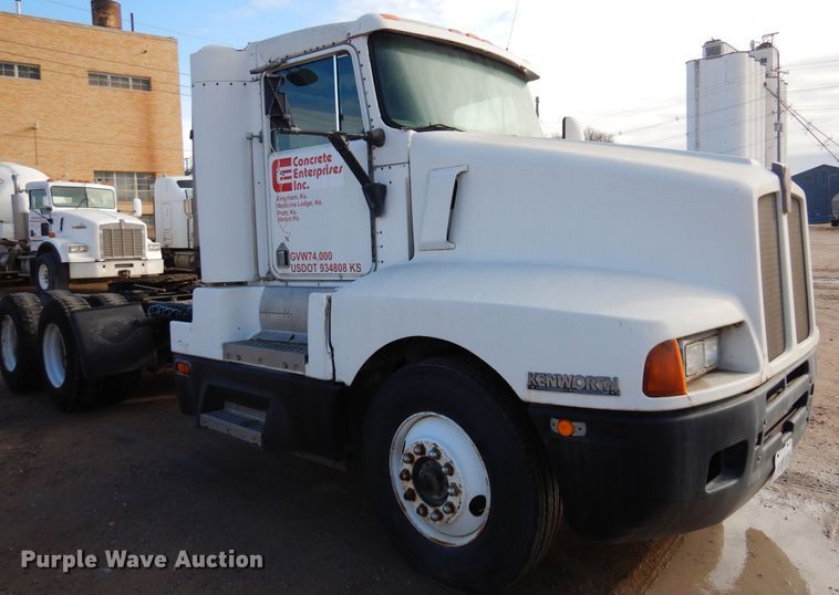 image for item DK4354 1990 Kenworth W900  semi truck