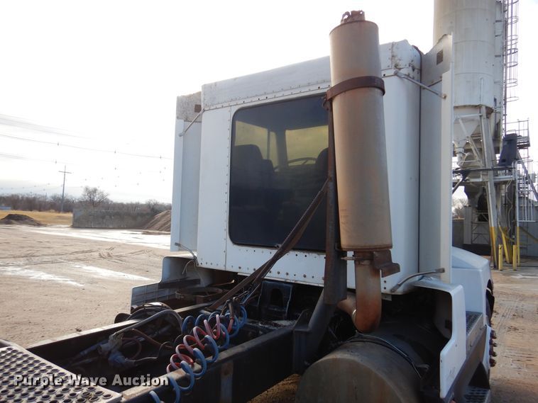 image for item DK4354 1990 Kenworth W900  semi truck