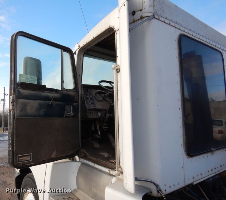 image for item DK4354 1990 Kenworth W900  semi truck