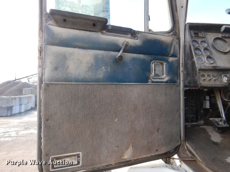 image for item DK4354 1990 Kenworth W900  semi truck