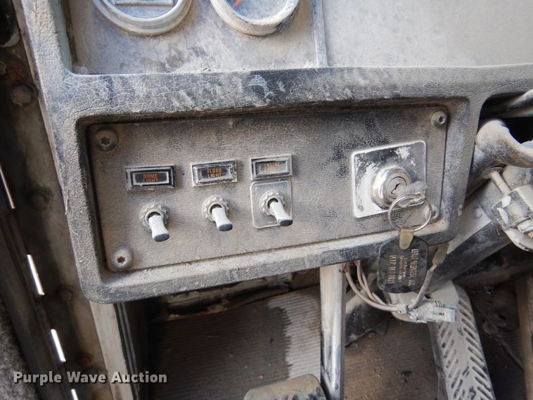 image for item DK4354 1990 Kenworth W900  semi truck