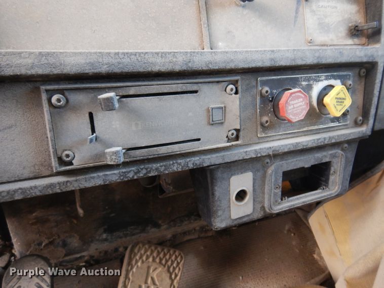 image for item DK4354 1990 Kenworth W900  semi truck