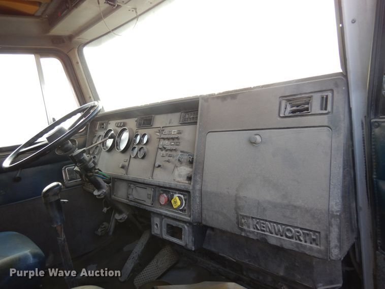 image for item DK4354 1990 Kenworth W900  semi truck