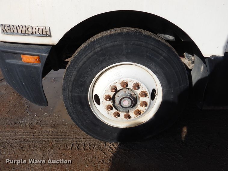 image for item DK4354 1990 Kenworth W900  semi truck