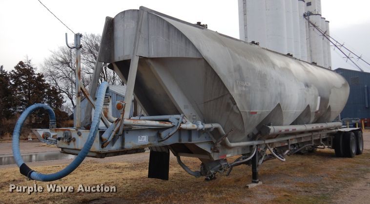image for item DK4356 1981 Fruehauf  pneumatic dry bulk trailer