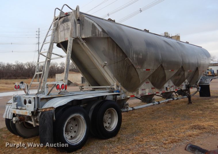 image for item DK4356 1981 Fruehauf  pneumatic dry bulk trailer