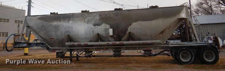 image for item DK4356 1981 Fruehauf  pneumatic dry bulk trailer