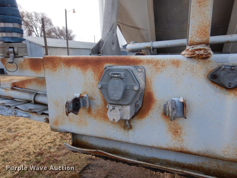 image for item DK4356 1981 Fruehauf  pneumatic dry bulk trailer