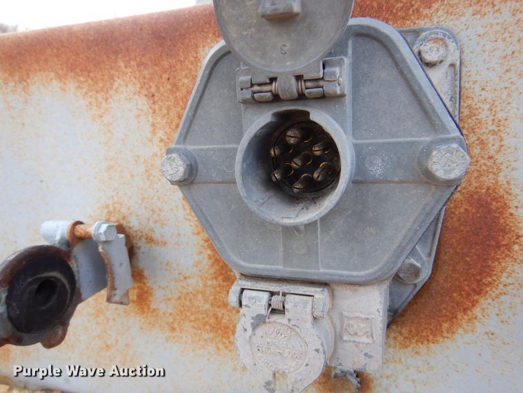 image for item DK4356 1981 Fruehauf  pneumatic dry bulk trailer