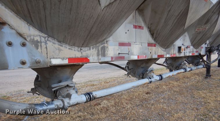 image for item DK4356 1981 Fruehauf  pneumatic dry bulk trailer