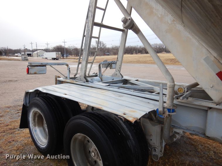 image for item DK4356 1981 Fruehauf  pneumatic dry bulk trailer