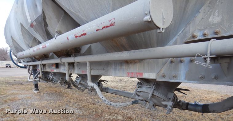 image for item DK4356 1981 Fruehauf  pneumatic dry bulk trailer