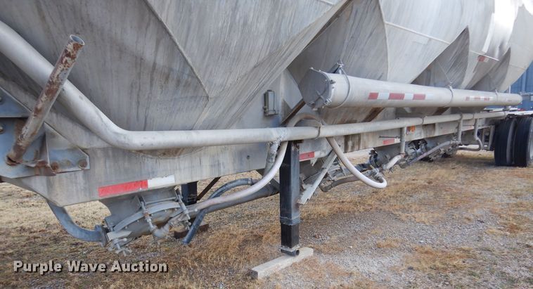 image for item DK4356 1981 Fruehauf  pneumatic dry bulk trailer