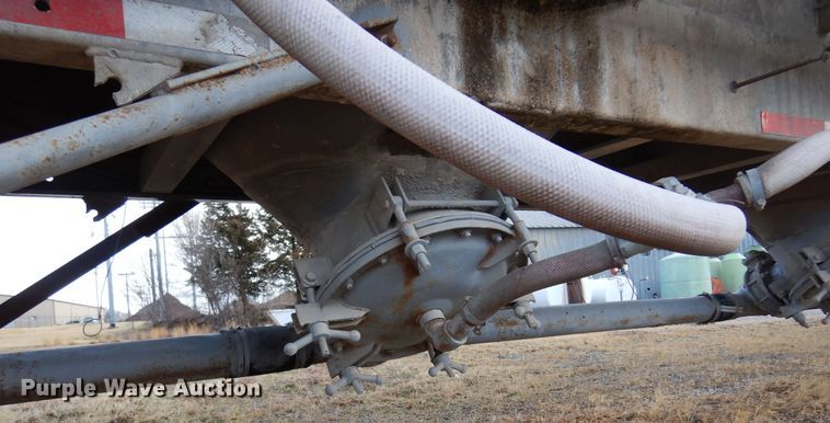 image for item DK4356 1981 Fruehauf  pneumatic dry bulk trailer