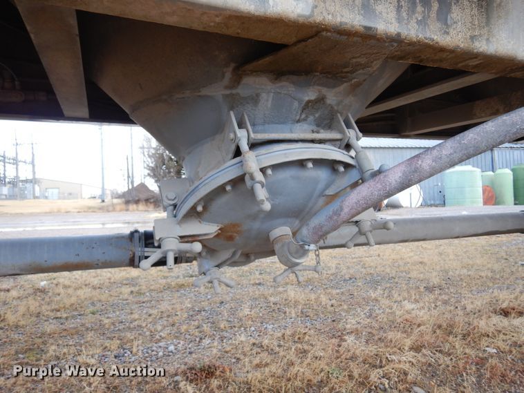 image for item DK4356 1981 Fruehauf  pneumatic dry bulk trailer