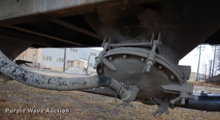 image for item DK4356 1981 Fruehauf  pneumatic dry bulk trailer