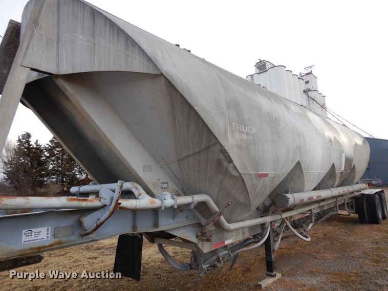 image for item DK4356 1981 Fruehauf  pneumatic dry bulk trailer