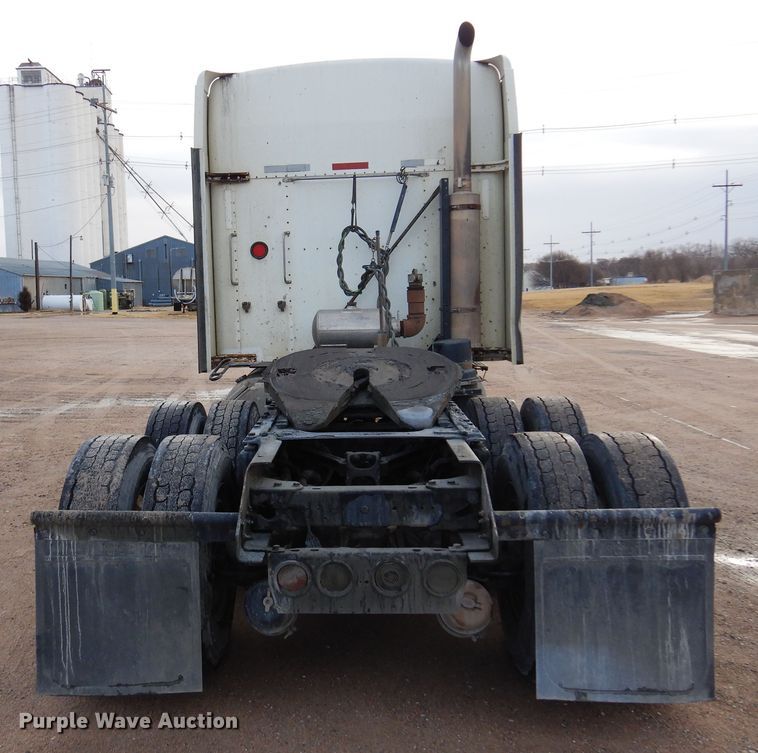 image for item DK4406 2004 Kenworth T800  semi truck