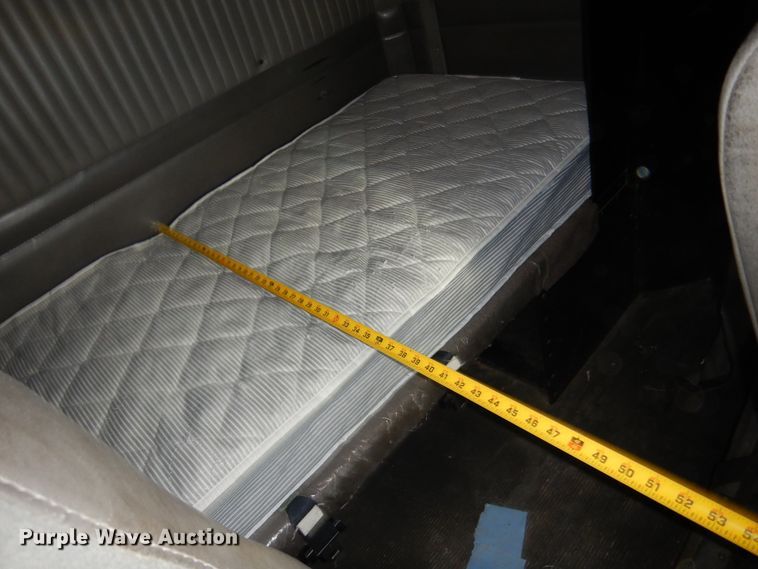 image for item DK4406 2004 Kenworth T800  semi truck