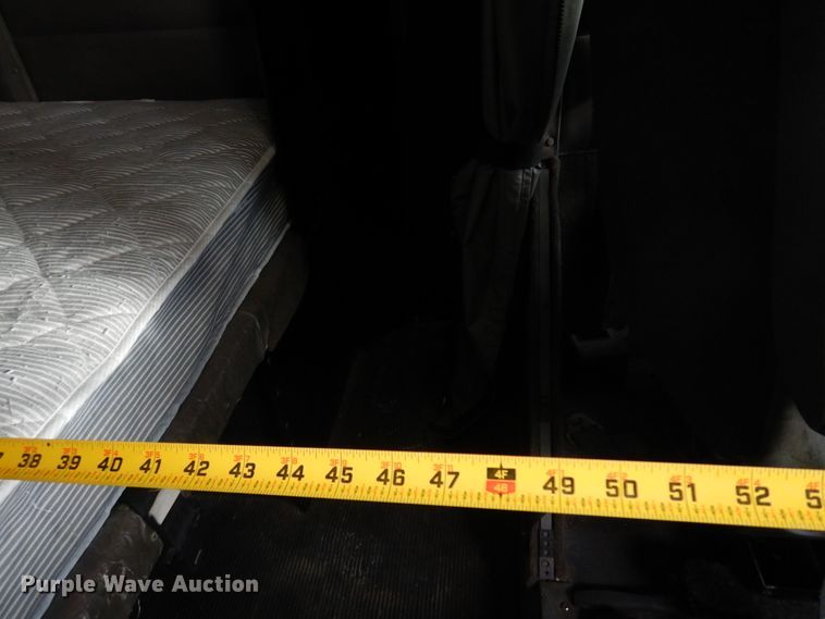 image for item DK4406 2004 Kenworth T800  semi truck