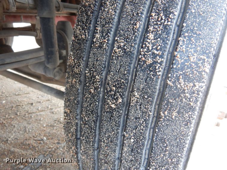 image for item DK4406 2004 Kenworth T800  semi truck