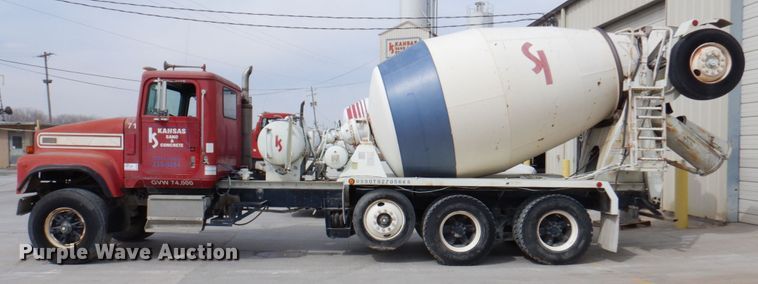 image for item DN1450 1991 International Paystar F5070  ready mix truck