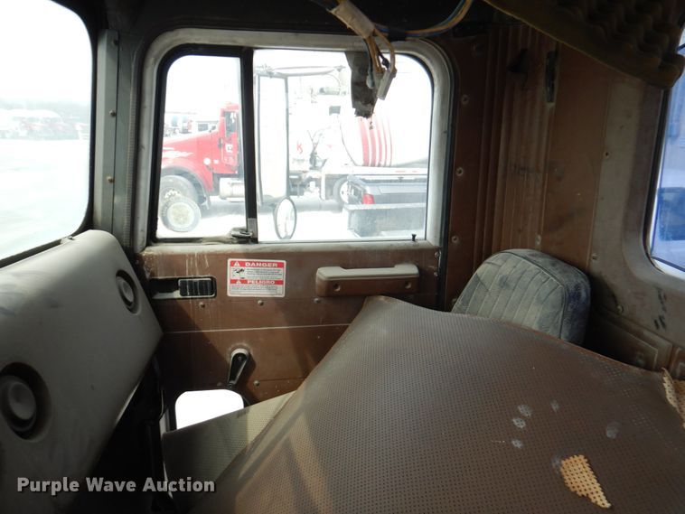 image for item DN1450 1991 International Paystar F5070  ready mix truck