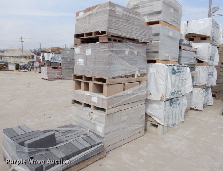 image for item DN1453 Approximately 5,000 concrete blocks
