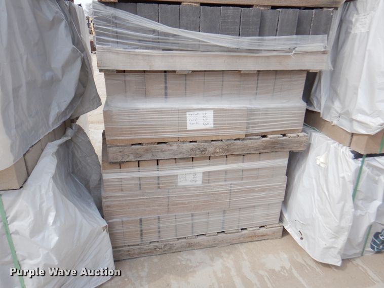 image for item DN1453 Approximately 5,000 concrete blocks
