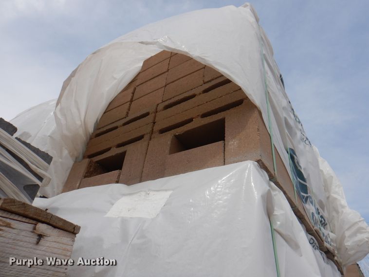 image for item DN1453 Approximately 5,000 concrete blocks