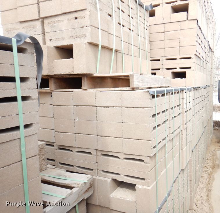 image for item DN1453 Approximately 5,000 concrete blocks