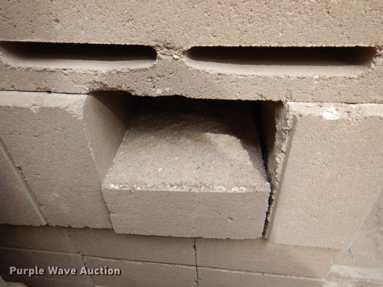 image for item DN1453 Approximately 5,000 concrete blocks