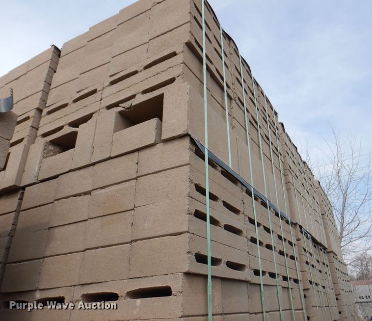 image for item DN1453 Approximately 5,000 concrete blocks