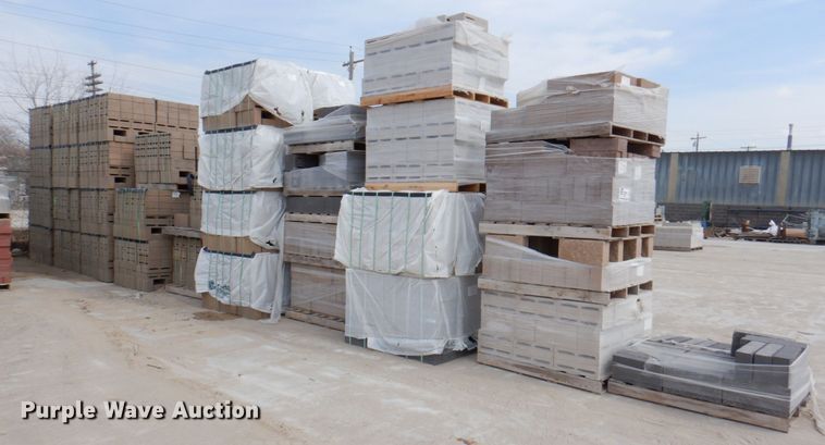image for item DN1453 Approximately 5,000 concrete blocks