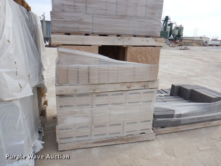 image for item DN1453 Approximately 5,000 concrete blocks