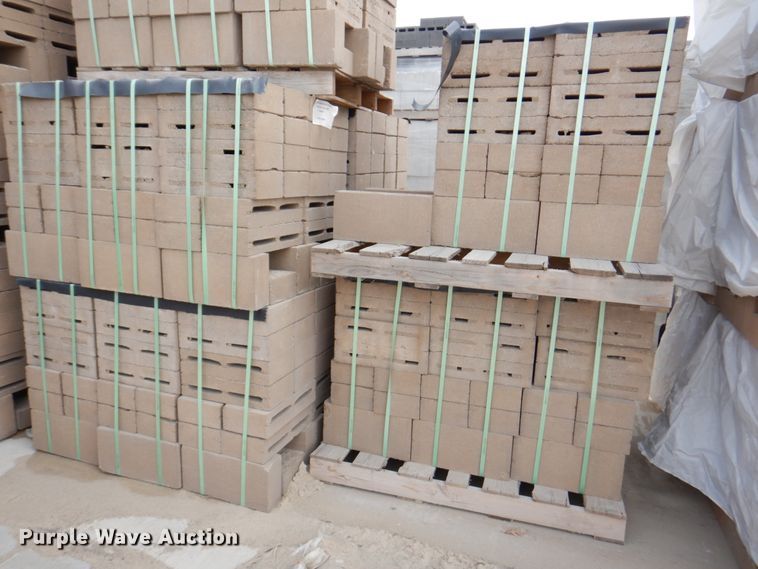 image for item DN1453 Approximately 5,000 concrete blocks