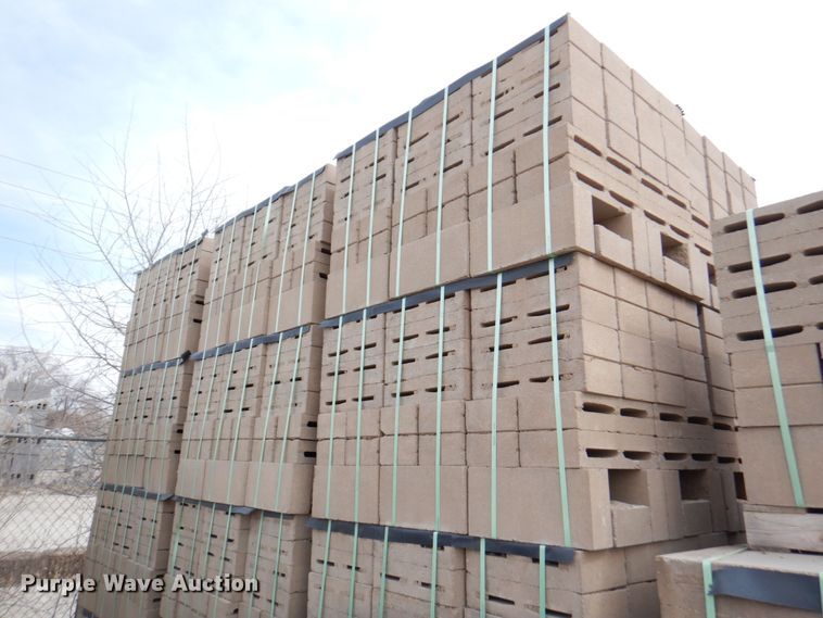 image for item DN1453 Approximately 5,000 concrete blocks