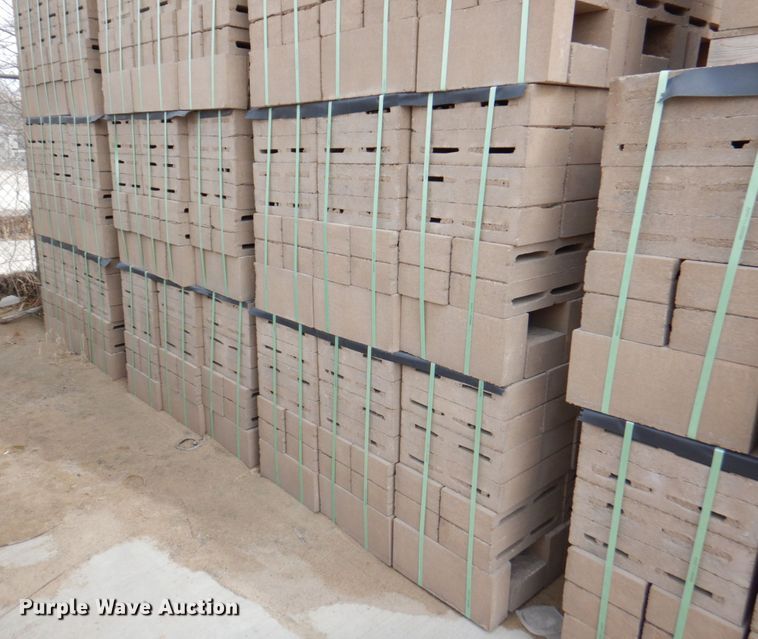 image for item DN1453 Approximately 5,000 concrete blocks